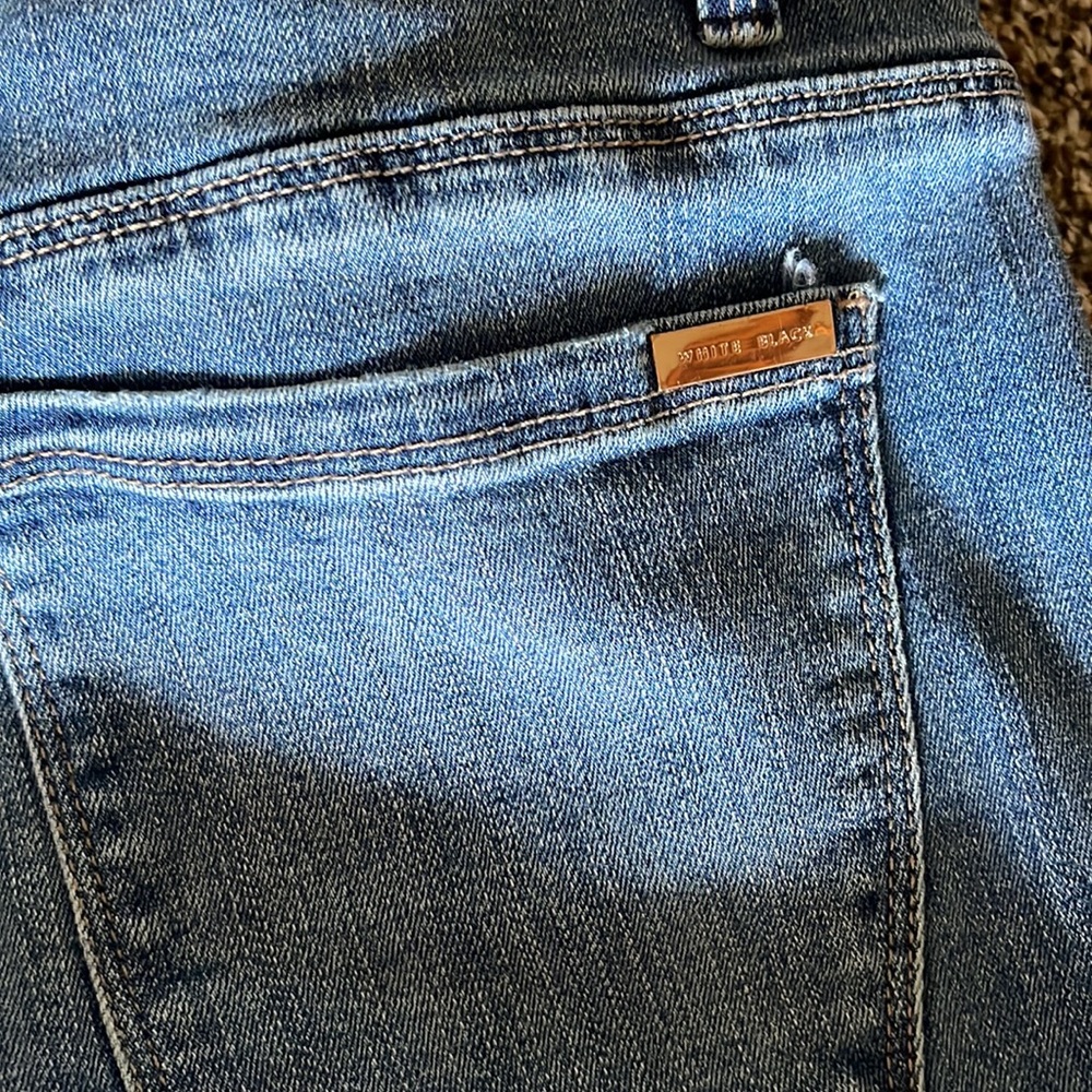 White House Black Market “The Skinny” - Picture 5 of 5
